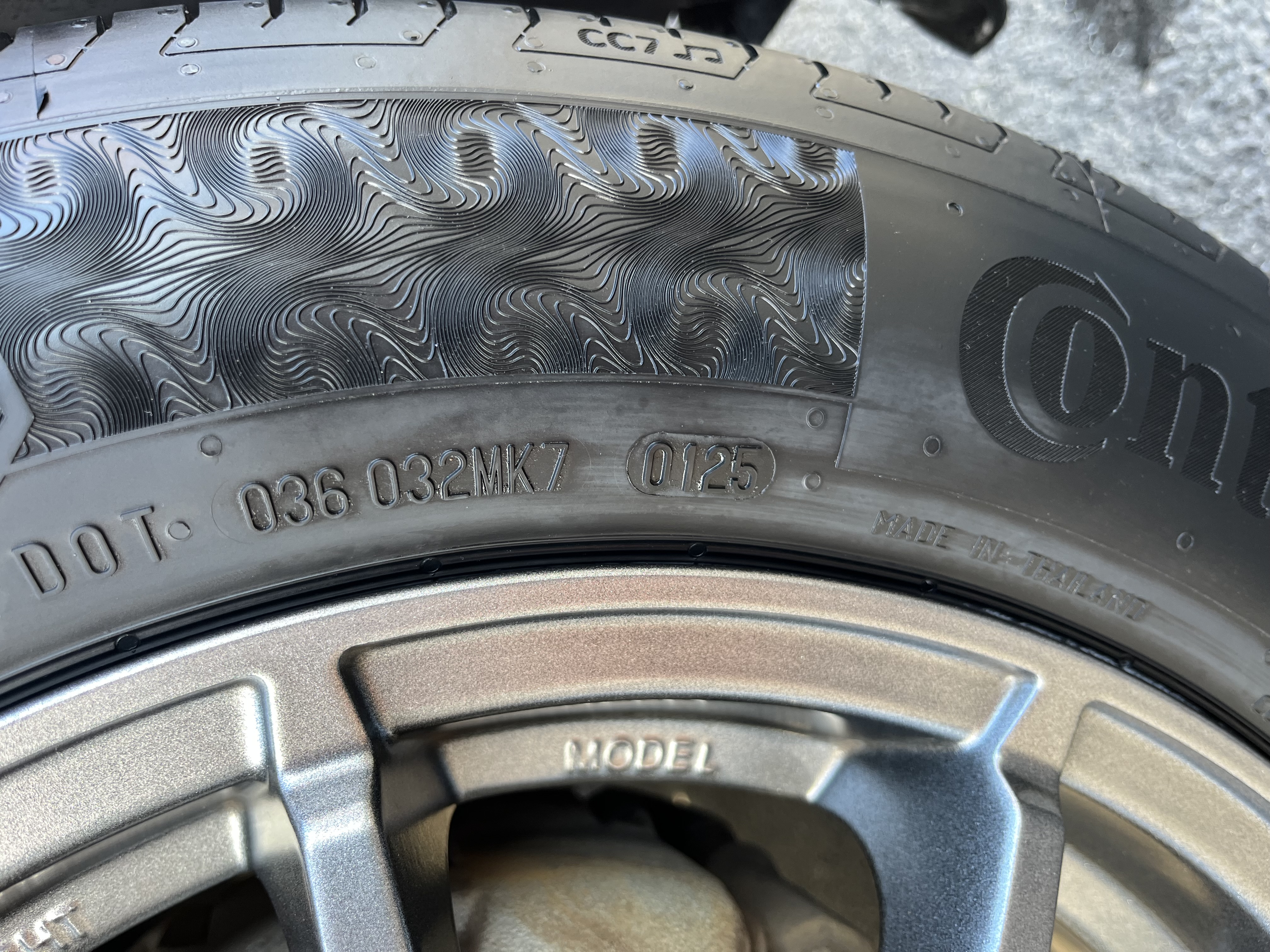 Continental ComfortContact CC7 185/70R14 88H | タイヤの通販