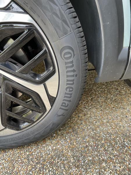 Continental UltraContact UltraContact UC6 225/45R18 95W XL