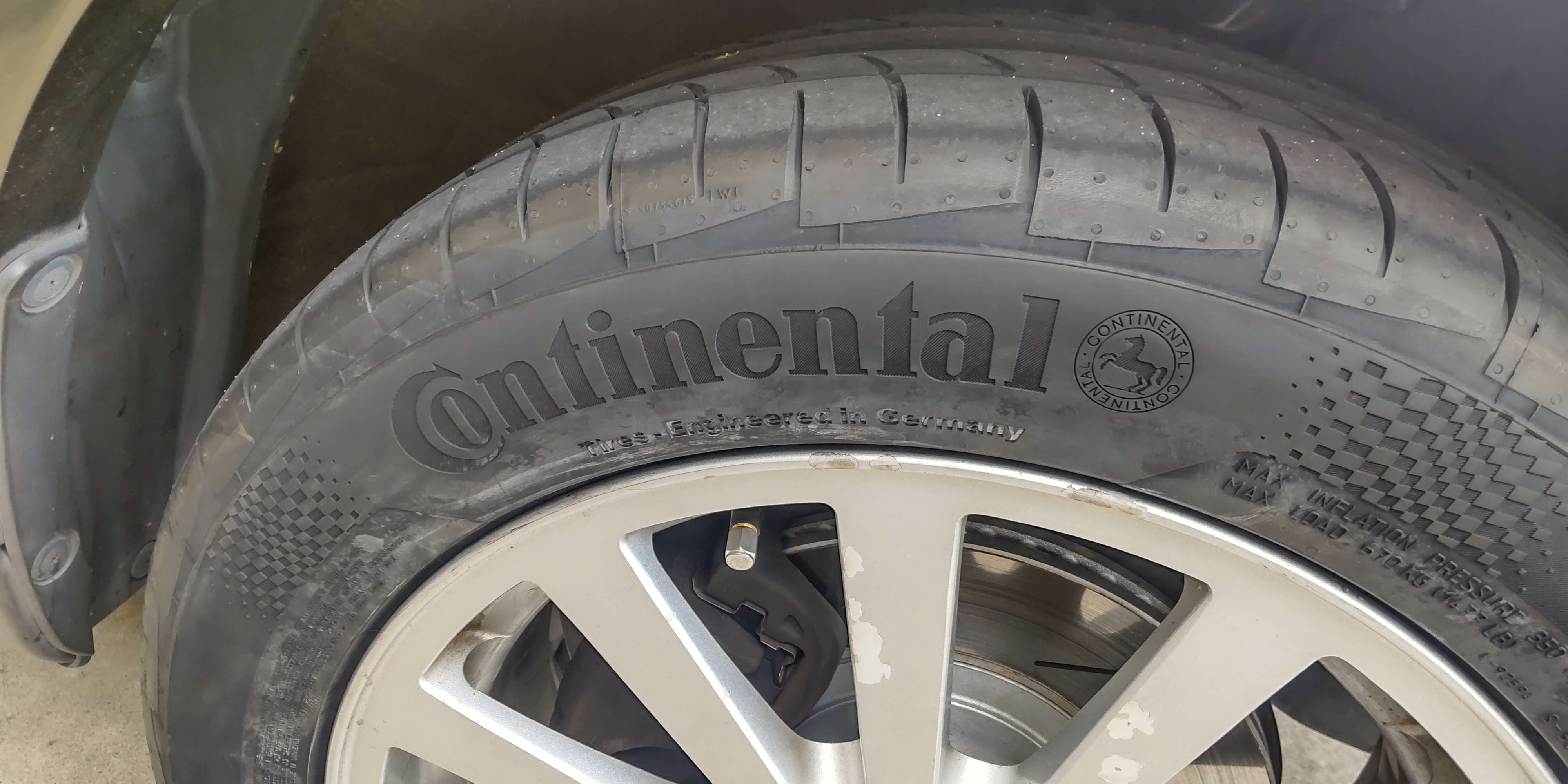 Continental ContiMaxContact ContiMaxContact MC5の評判・評価・ユーザーレビュー一覧 | タイヤの通販  販売と交換/交換予約のTIREHOOD