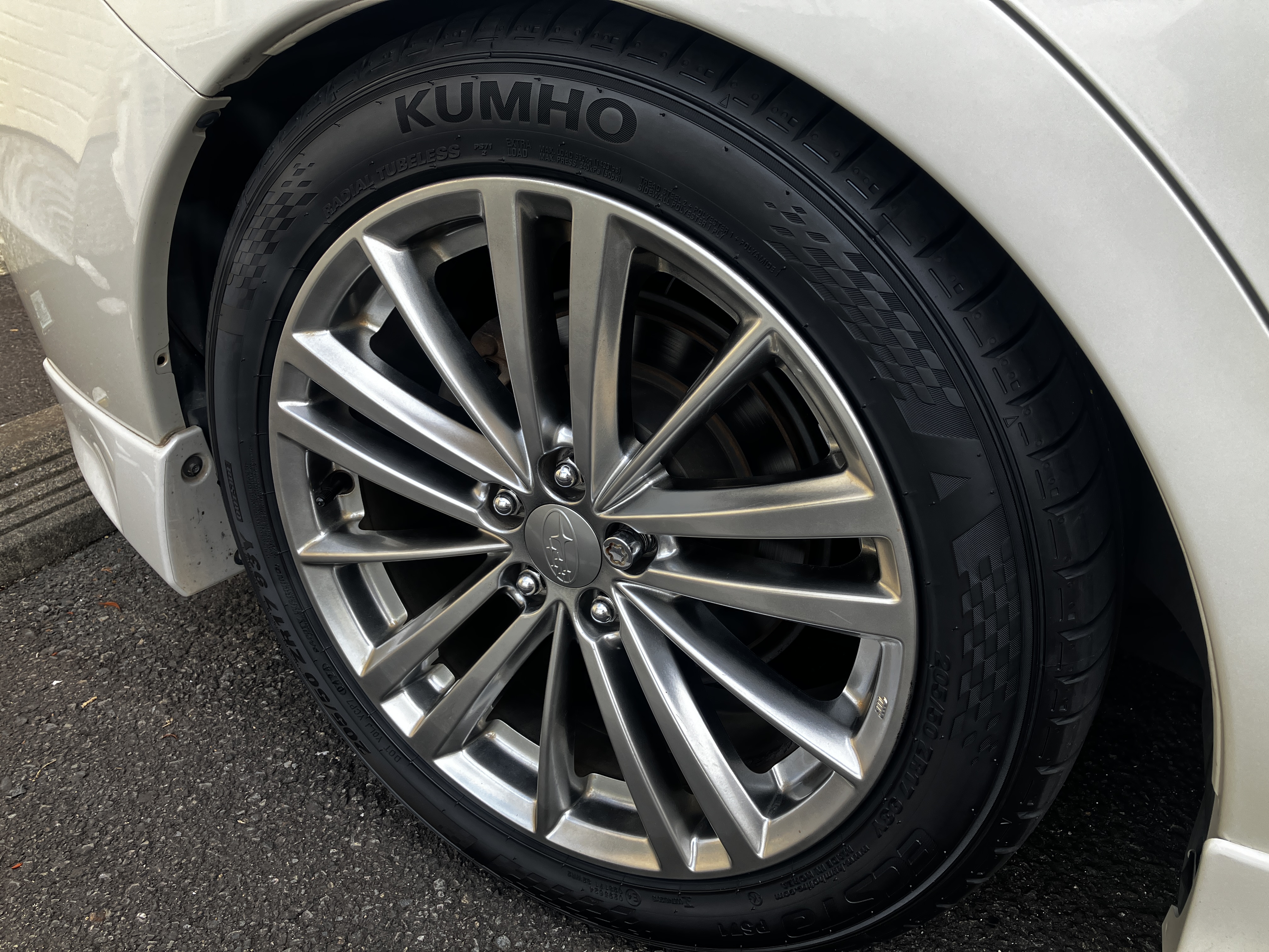 KUMHO ECSTA PS71 245/45R18 100Y XL | タイヤの通販 販売と交換/交換予約のTIREHOOD