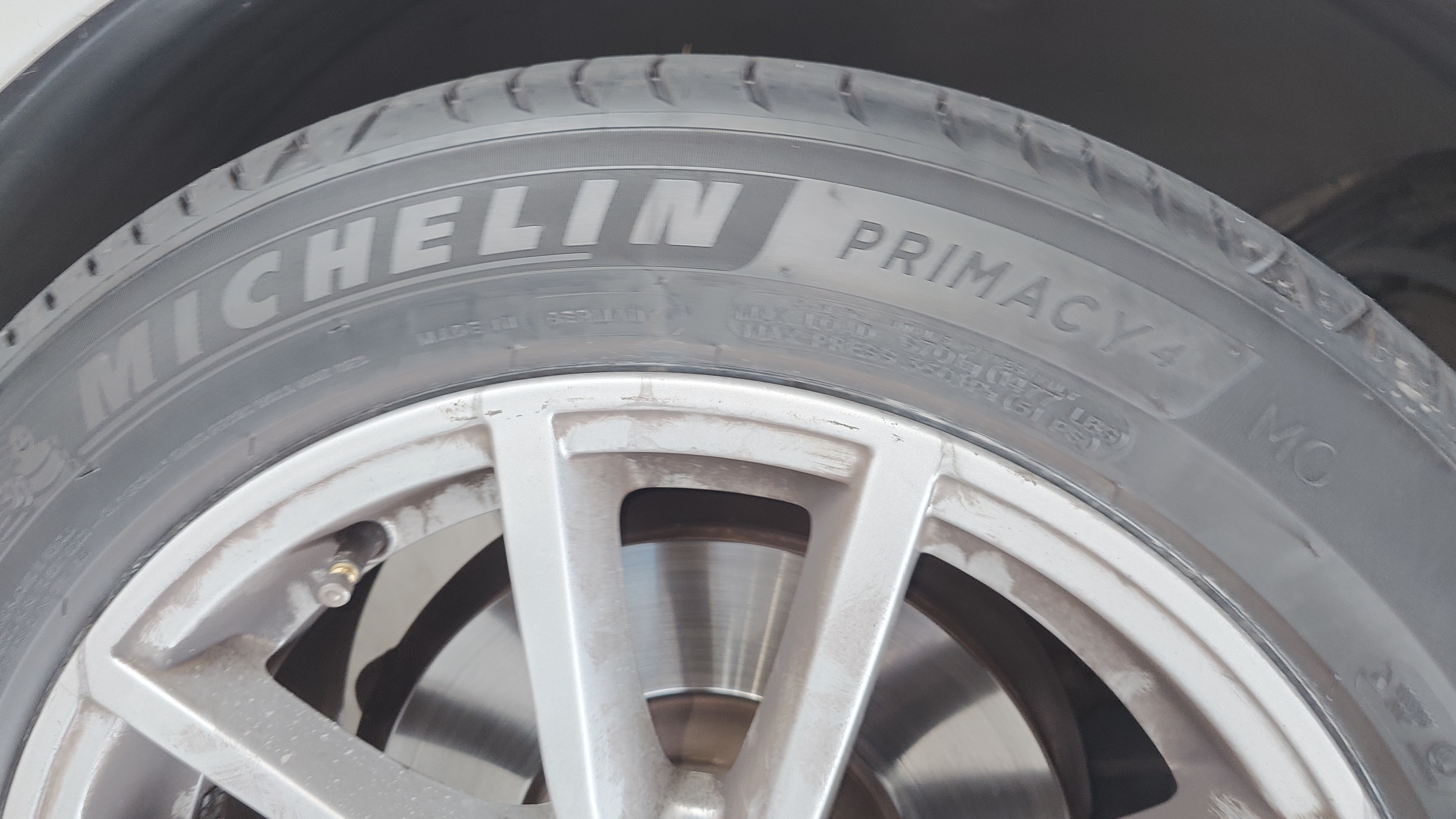 MICHELIN PRIMACY PRIMACY 4 215/45R18 93W XL | タイヤの通販 販売と交換/交換予約のTIREHOOD