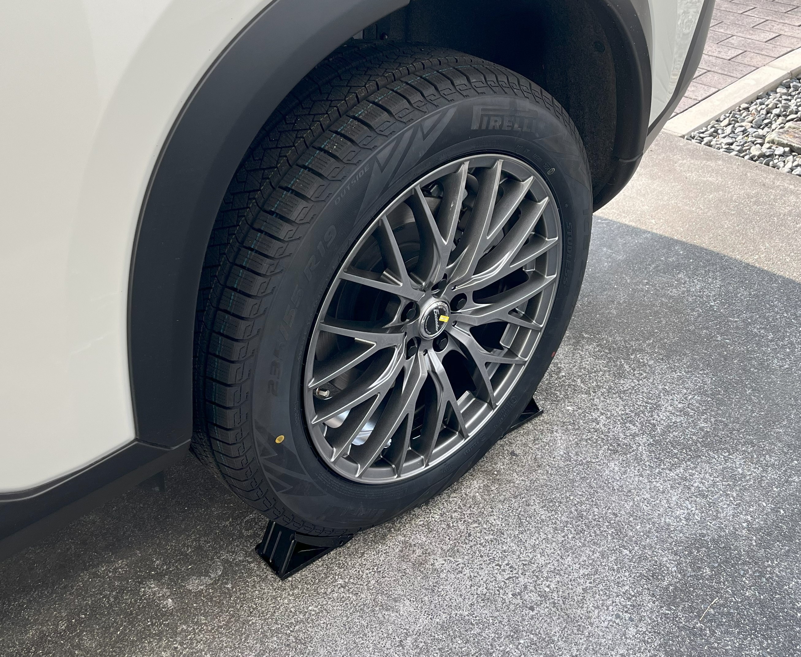 PIRELLI ICE ZERO ASIMMETRICO 215/60R16 99H XL | タイヤの通販 販売と交換/交換予約のTIREHOOD