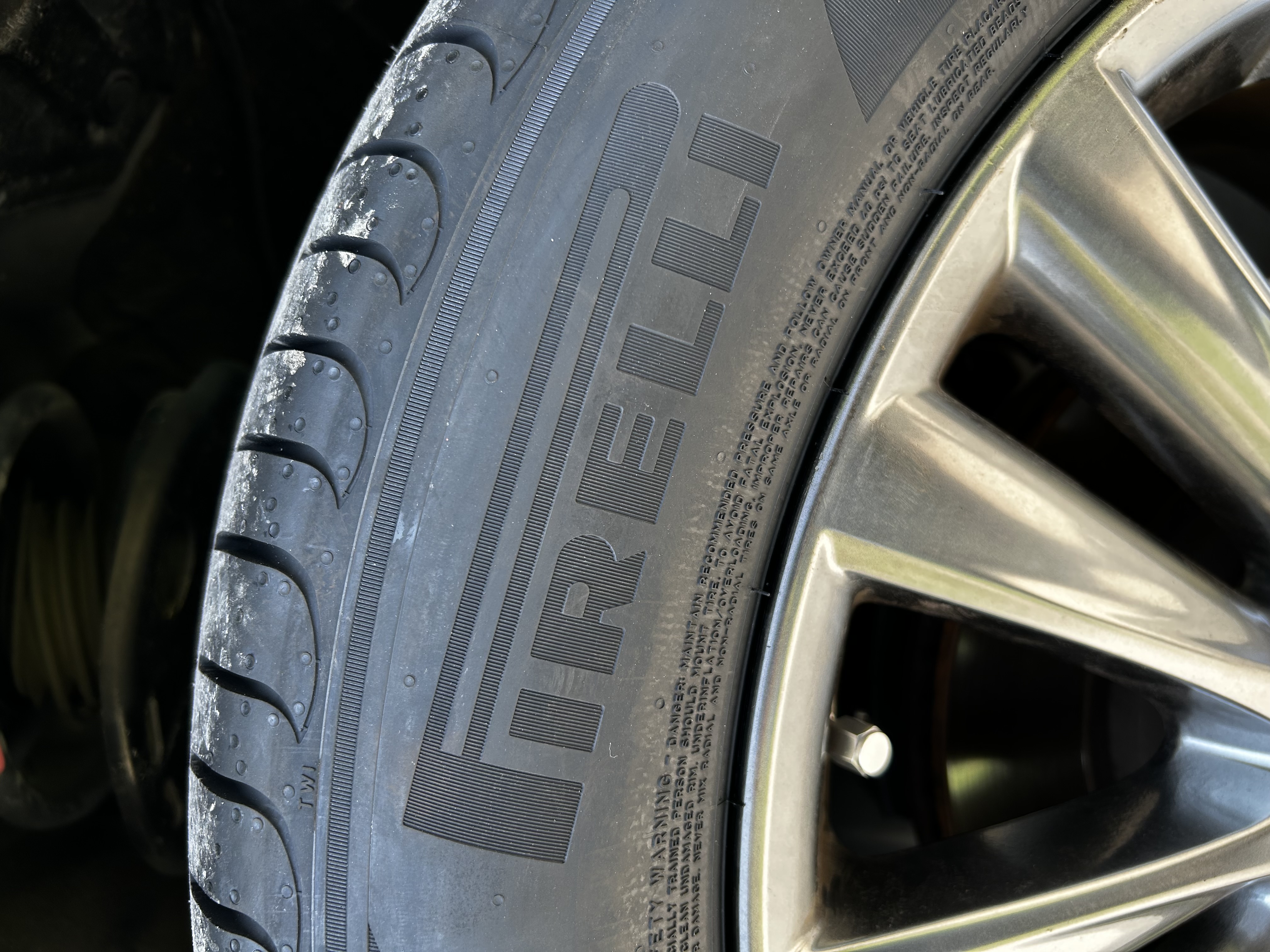 PIRELLI POWERGY 215/55R17 94V | タイヤの通販 販売と交換/交換
