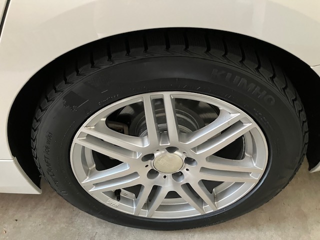 ★バリ山 225/45R18 クムホ ice wi61 21年製~22年製 4本 ☆バリ山 225/45R18 クムホ ice wi61 21年製~22年製 4本 ☆バリ山 225