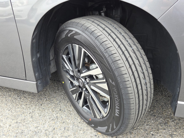 走行短め YOKOHAMA BluEarth RV-02 205/65R16 16インチ 夏タイヤ 4本 19年製 ヤリスクロス 10系アルファード等　(TE186)クレジットカード QRコード決済可能 楽天市場】ヤリスクロス 205／65r16の通販