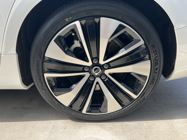 新商品！24年製！175/65R15ヨコハマタイヤADVAN dB V553 消費税、作業代、廃タイヤ代全て込み57200円！ ヨコハマ ADVAN (アドバン) dB(V553) 175/65R15 (タイヤ単品) | カー