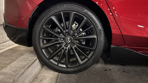 Continental UltraContact UC7 225/40R18 92Y XL | タイヤの通販 販売